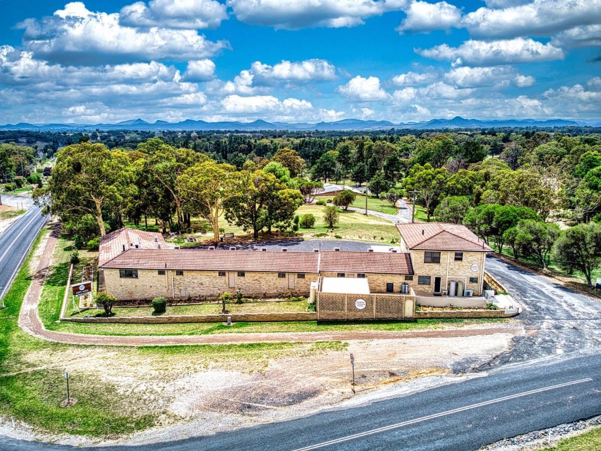 Kandos Fairways Motel Extérieur photo